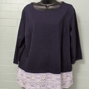 Boden embroidered accents trim T 12